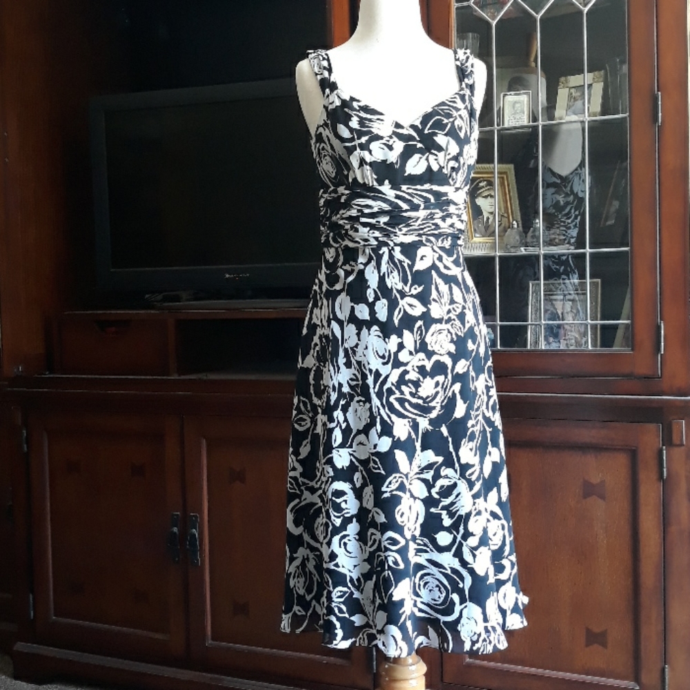 Ann Taylor Sleeveless Black and White Floral Dress